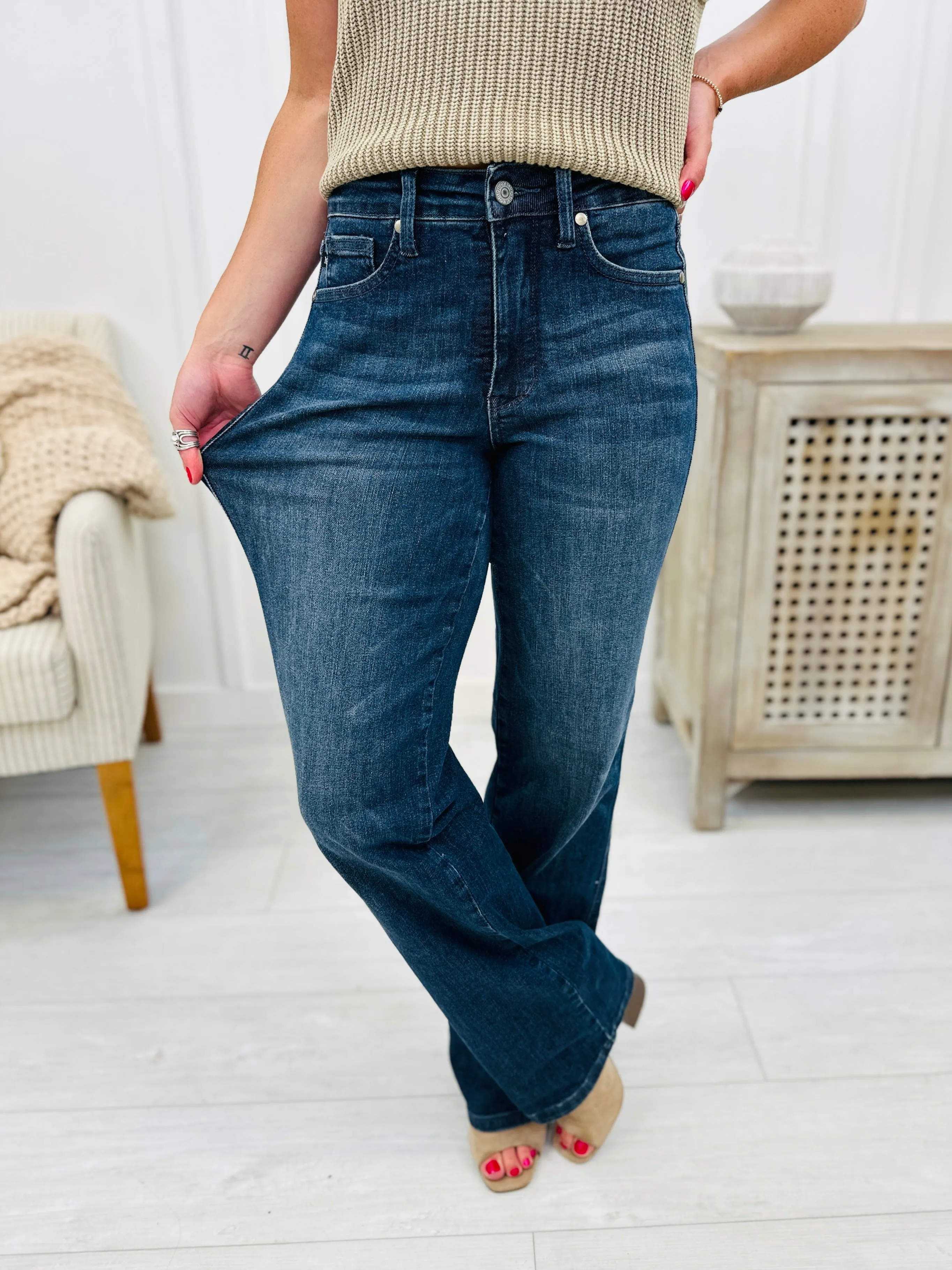 Judy Blue REG/CURVY Be In Control Tummy Control Straight Jeans