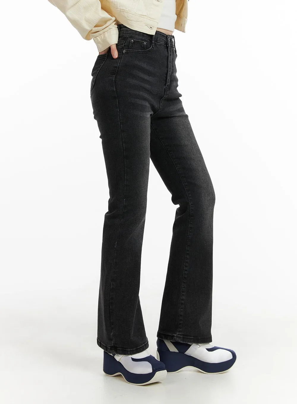 Solid Flared Jeans OM411